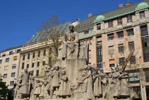 Private Family Walking Tour of Budapest Old Town with Cruise