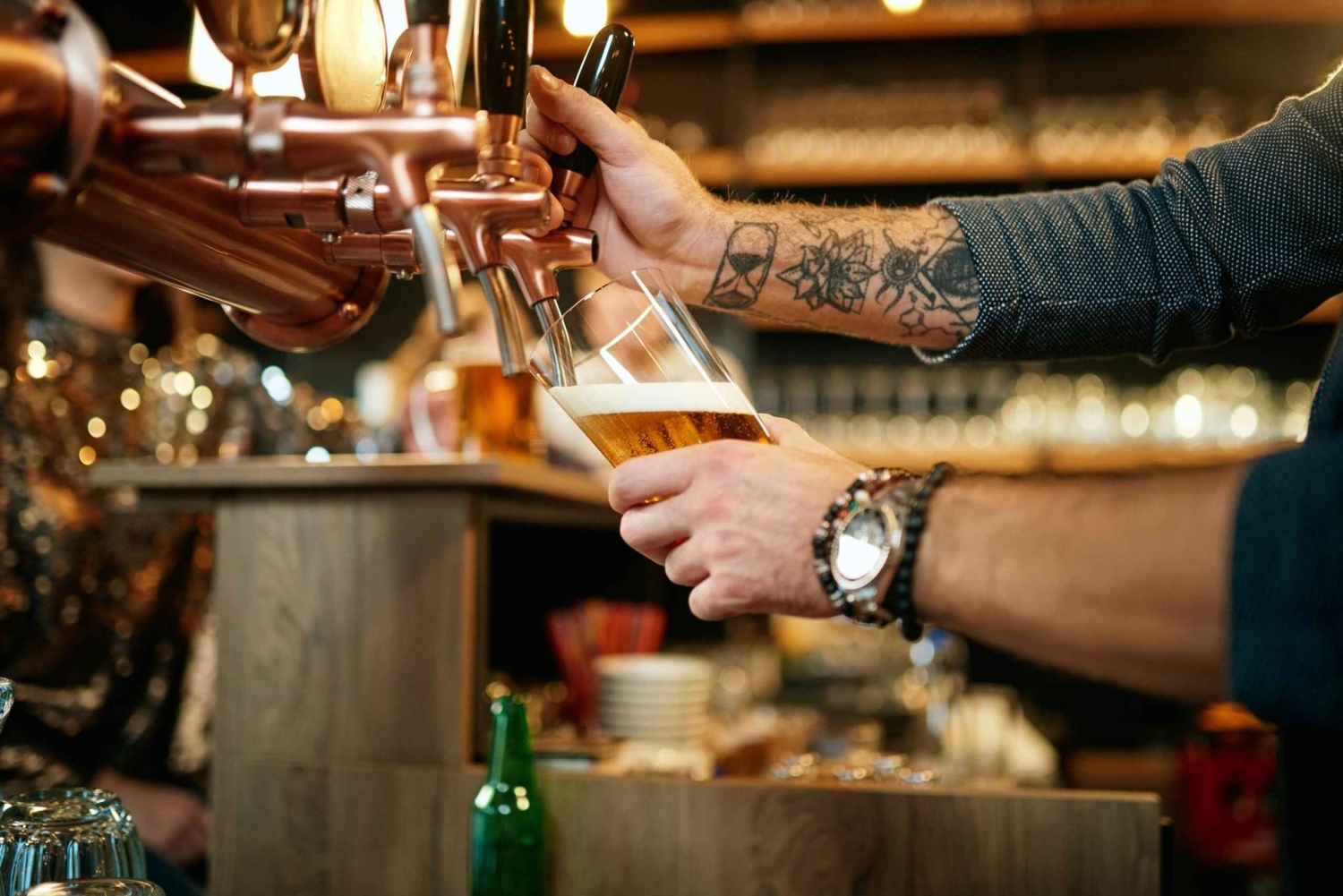 Tour guiado privado de degustação de cerveja pelos pubs da Cidade Velha de Budapeste