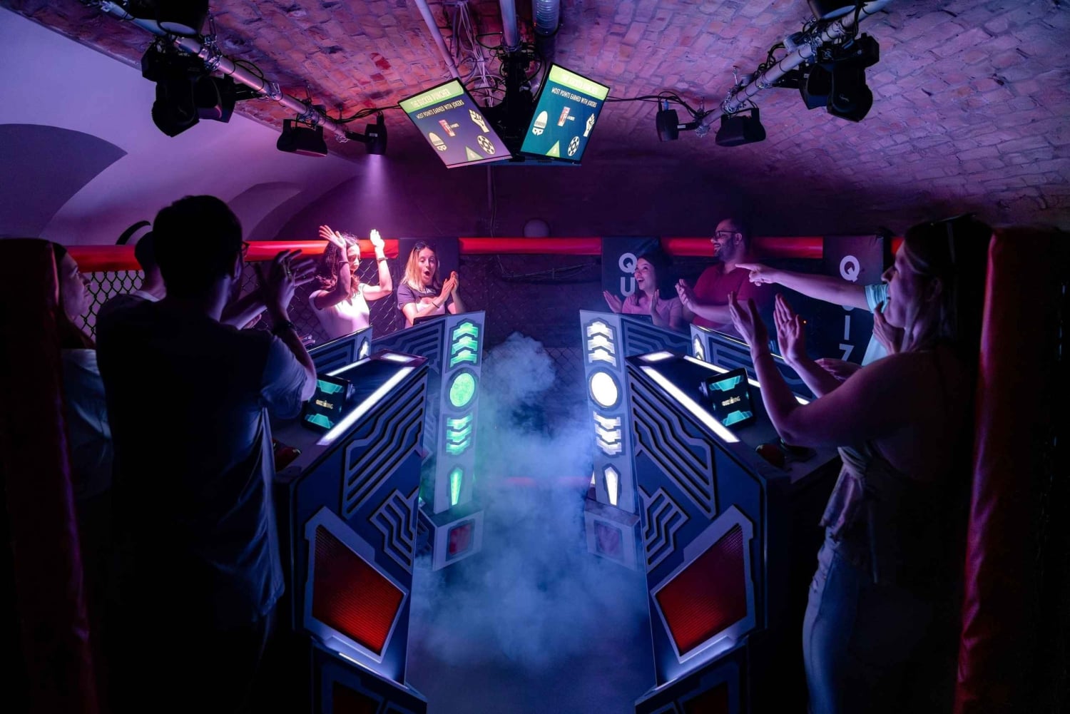 QuizBoxing: interactieve quizspelervaring in de stijl van een tv-show