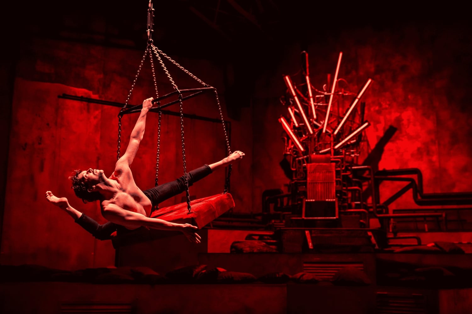 Recirquel Company: Entrébillet til det medrivende show Walk My World