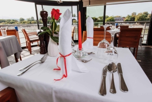 Budapeste: Jantar de 3 pratos para 2 pessoas num restaurante flutuante