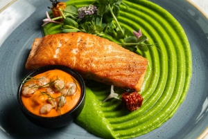 Budapeste: Jantar de 3 pratos para 2 pessoas num restaurante flutuante