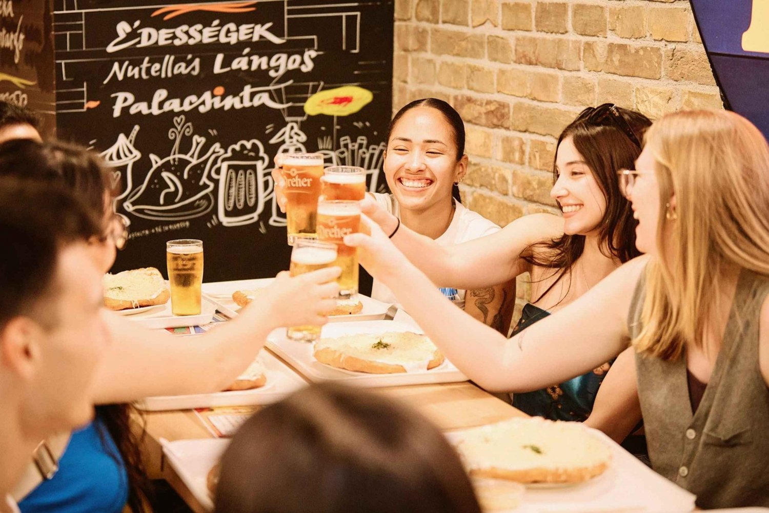 Tipsy Tour gastronómico guiado con bebidas incluidas en Budapest