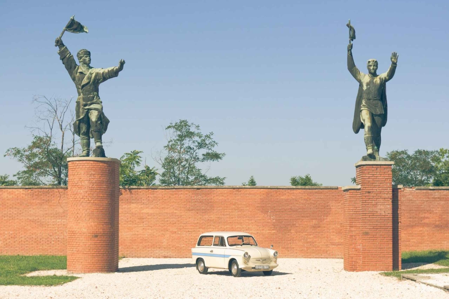 Trabant Transfer para Memento Park com visita guiada