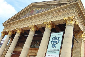 Walk along the Champs-Élysées in Budapest