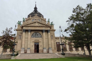 Walk along the Champs-Élysées in Budapest