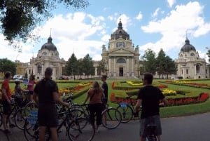 Wheels and Meals bike tour of Budapest with a Goulash