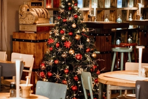 Degustazione di cibo e vino a Budapest vicino alla Basilica