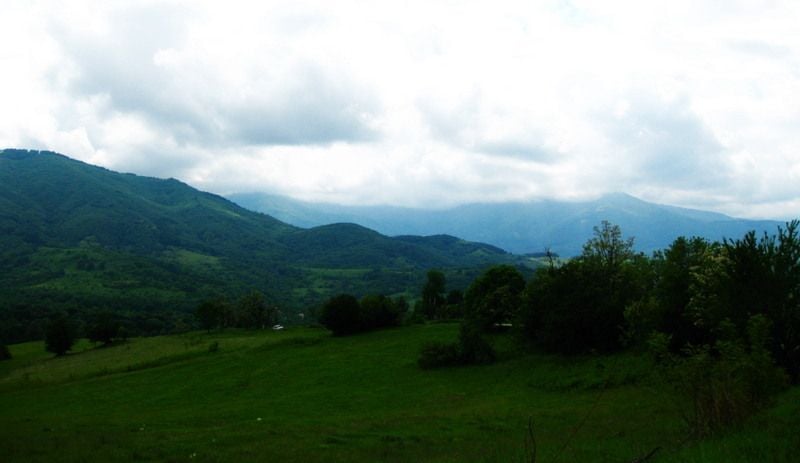 Mountains around Varshec