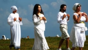 Les Grooms by Elena Dikova