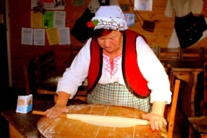 Bansko: Traditional Folklore Experience