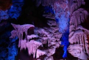 Belogradchik Rocks i Venetsa Cave Eco Tour z Sofii