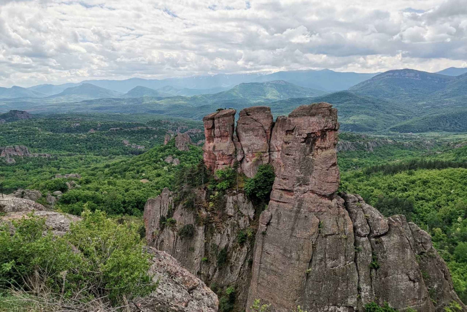 Belogradchikin kalliot ja Venetsan luola -päiväretki Sofiasta
