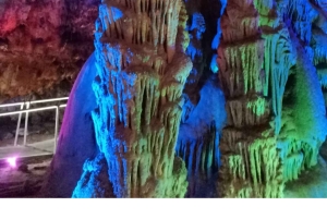 Belogradchikin kalliot ja Venetsan luola -päiväretki Sofiasta