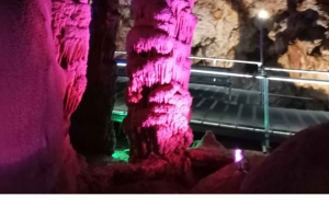 Belogradchikin kalliot ja Venetsan luola -päiväretki Sofiasta