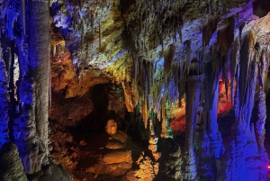 Belogradchikin kalliot ja Venetsan luola -päiväretki Sofiasta