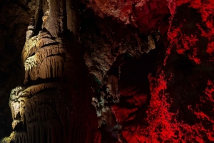 Belogradchikin kalliot ja Venetsan luola -päiväretki Sofiasta