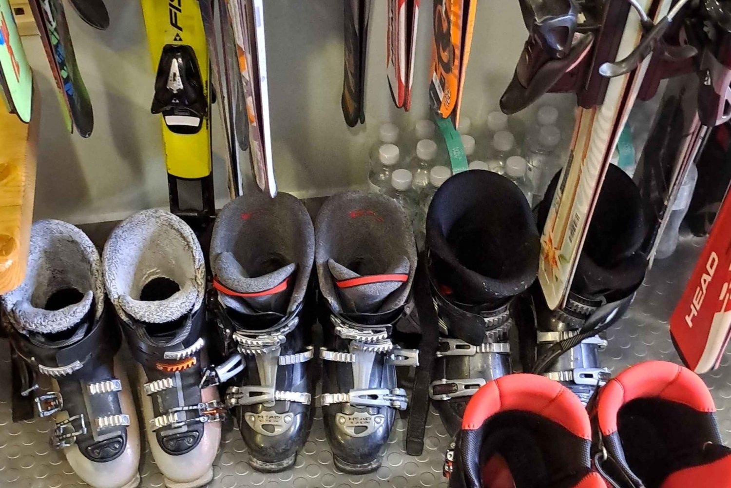 Borovets: Rental ski/snowboard equipment