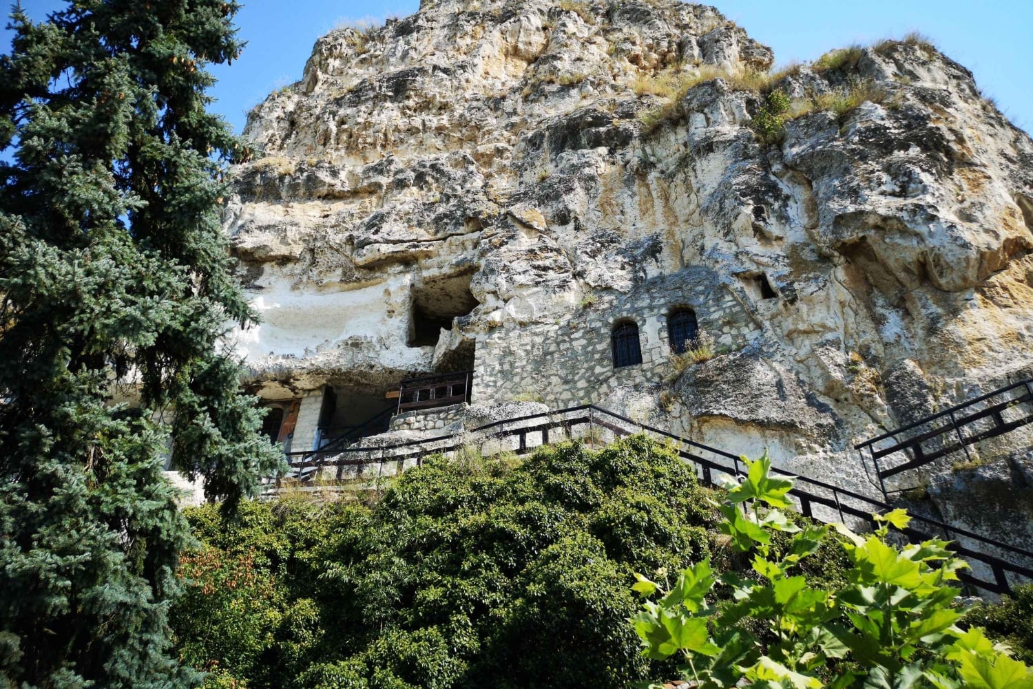 Bucharest: Bulgaria & Veliko Tarnovo - Private Tour