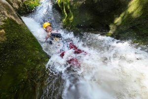 Emen: Kanjonimatka Negovankan rotkolla valinnaisen ilmaisen leirintäalueen kanssa