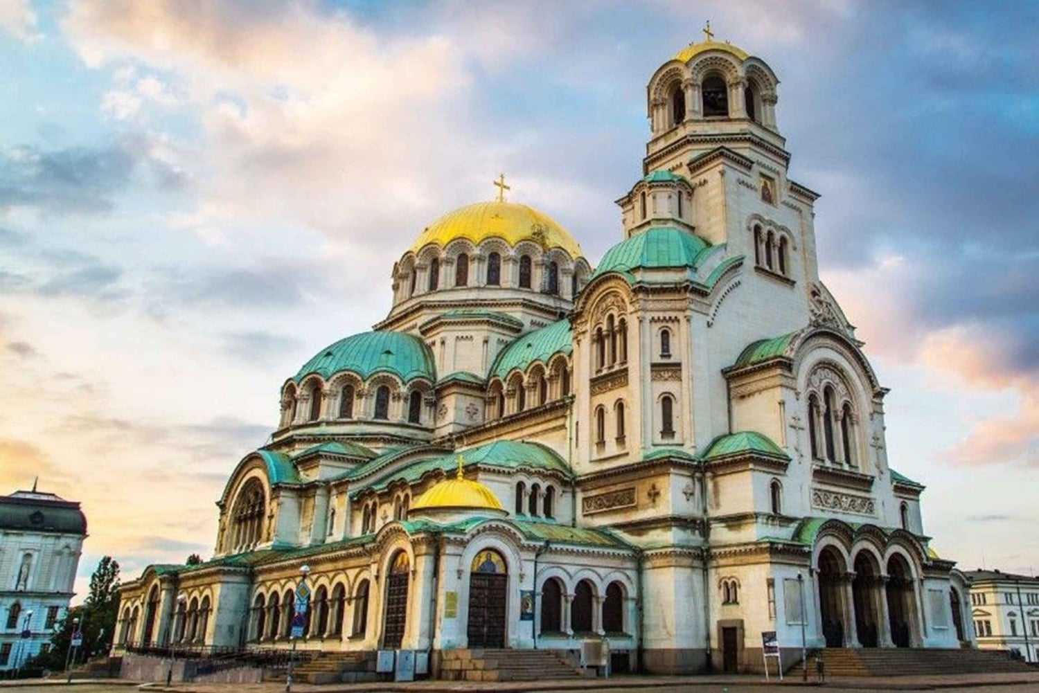 Erlebe Sofia von oben und den einzigartigen Feuertanz!