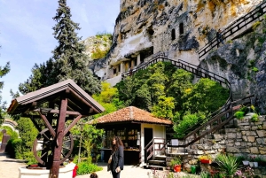 Von Bukarest aus: Tagestour zu den mittelalterlichen Wundern Bulgariens