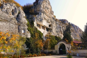 Von Bukarest aus: Tagestour zu den mittelalterlichen Wundern Bulgariens