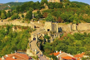 Da Bucarest: Escursione di un giorno a Veliko Tarnovo e Arbanassi