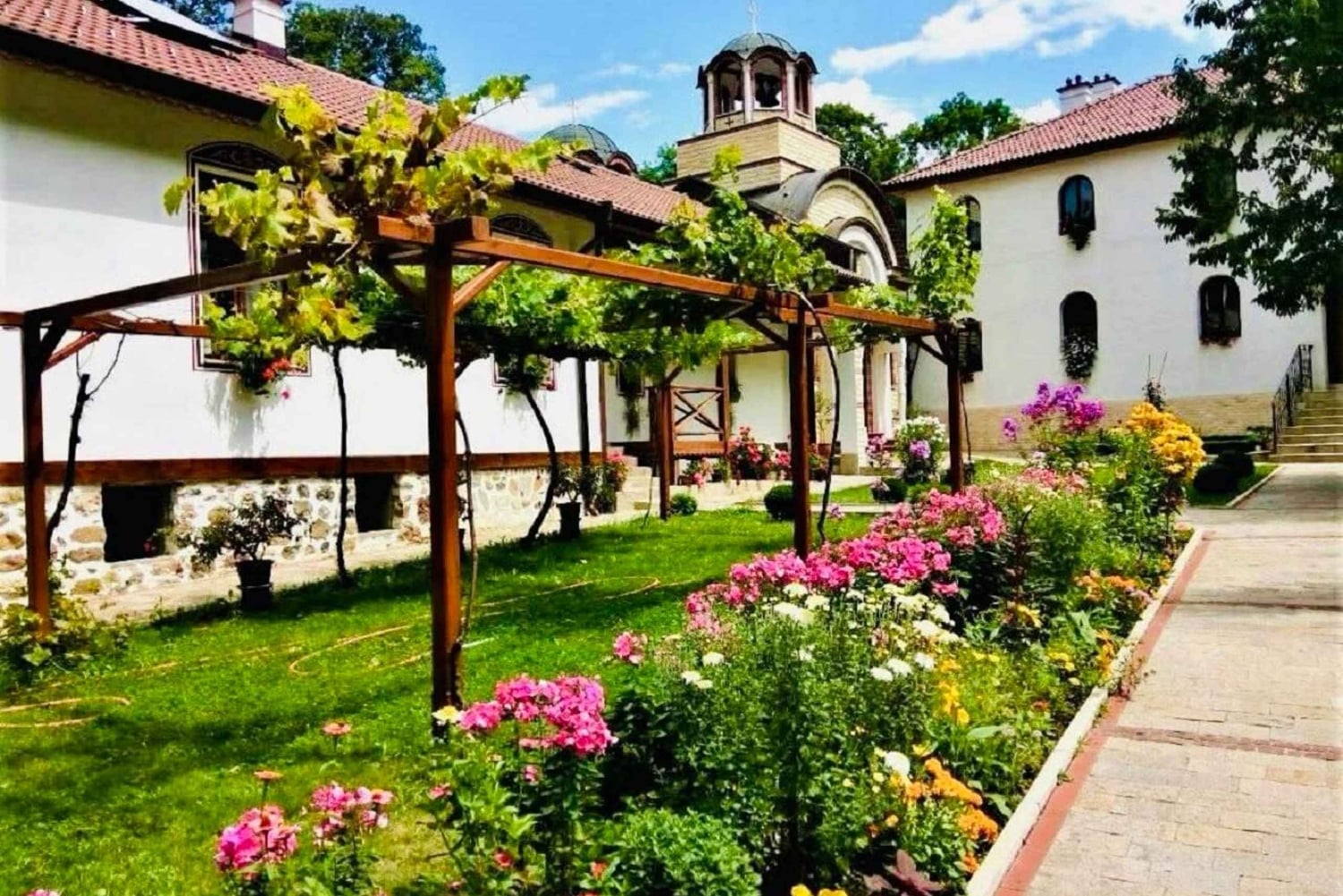 Sofiasta: Bankyan kuninkaalliset kylpylät, luostari ja polkujen retki