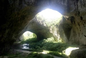 Z Sofii: całodniowe wodospady Krushuna i jaskinia Devetashka