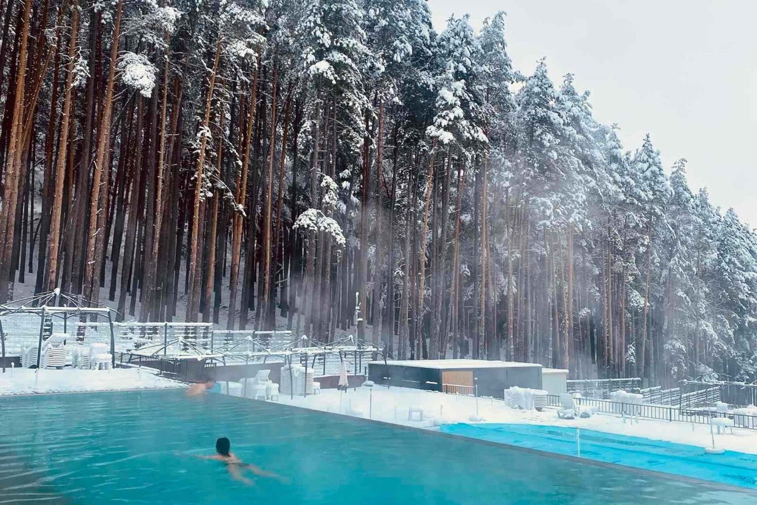 Från Sofia: Vinterdagsutflykt till Rila-berget för skidåkning och spa