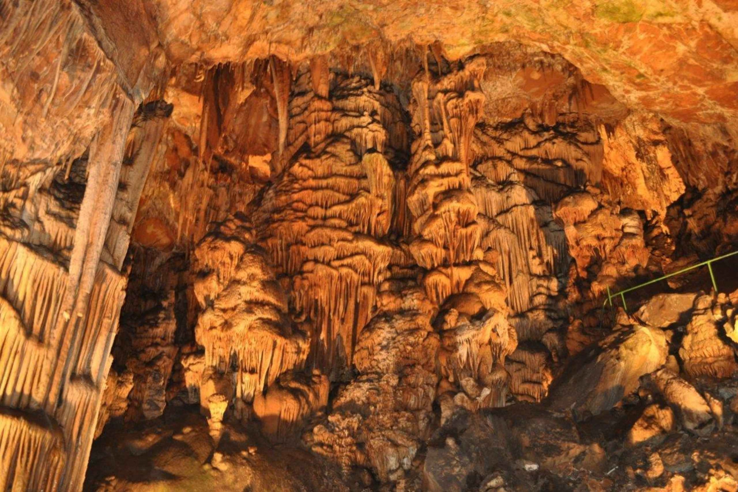 De Sófia: Excursão às cavernas de Saeva Dupka e Ledenika