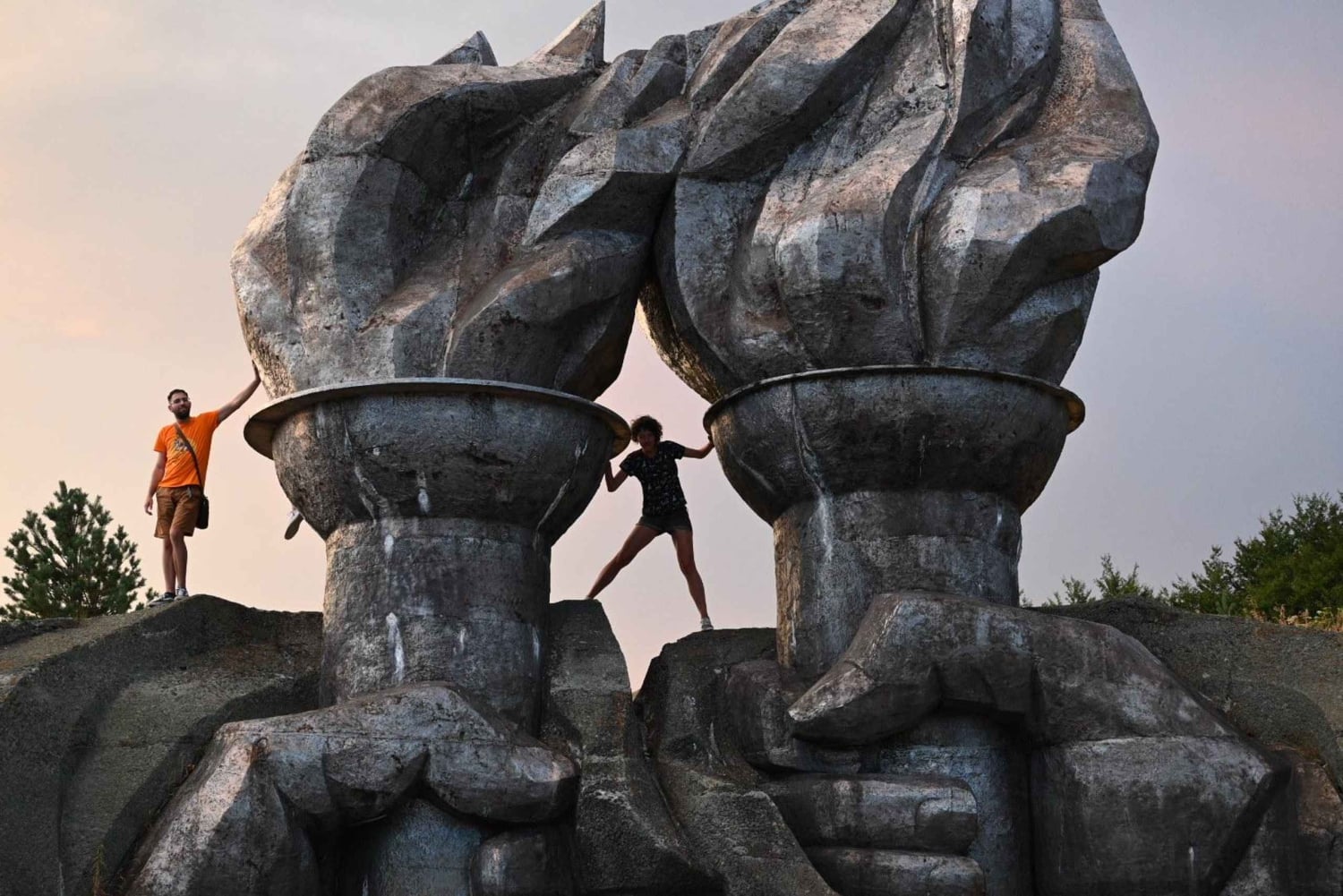 Da Sofia: tour di un giorno alla Valle delle Rose e al Monumento di Buzludzha