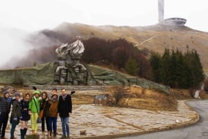 Da Sofia: tour di un giorno alla Valle delle Rose e al Monumento di Buzludzha