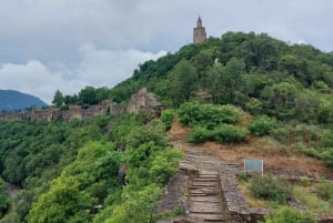 From Sofia: Veliko Tarnovo and Arbanasi Tour with Transfer