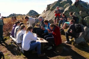 ヴィトシャ山とチェルニ・ヴルー山の終日ハイキングツアー