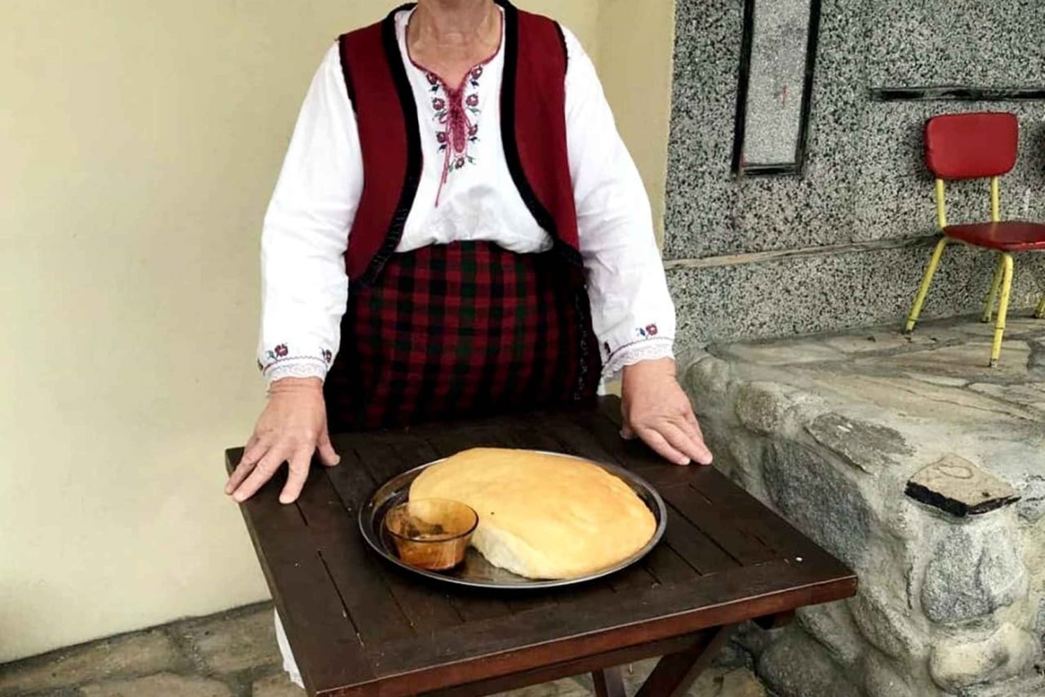 Горно Драглиште: местный фольклор с дегустацией еды