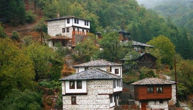 Kosovski Kashti (Kosovo Houses)