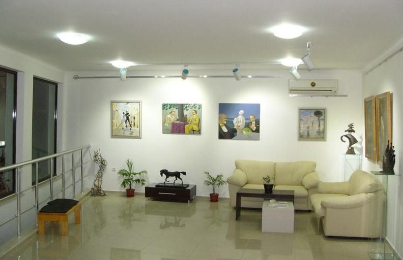 Largo Art Gallery
