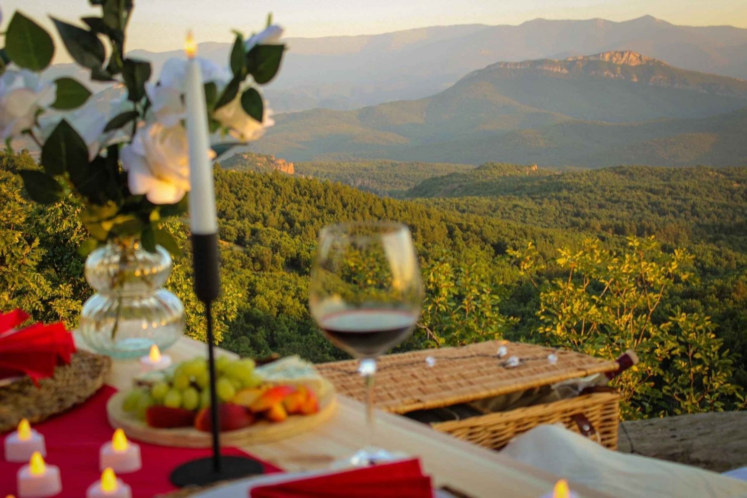 Picknick mit Aussicht: Belogradchiks atemberaubende Romantik