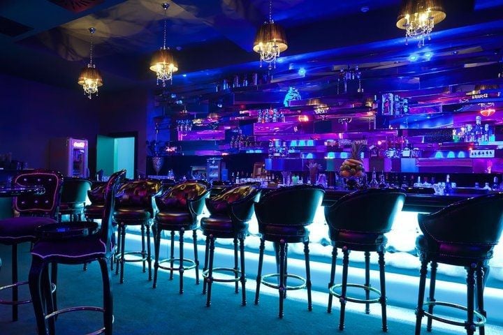 Purple Piano Bar (Piano Bar Hotel Primoretz)