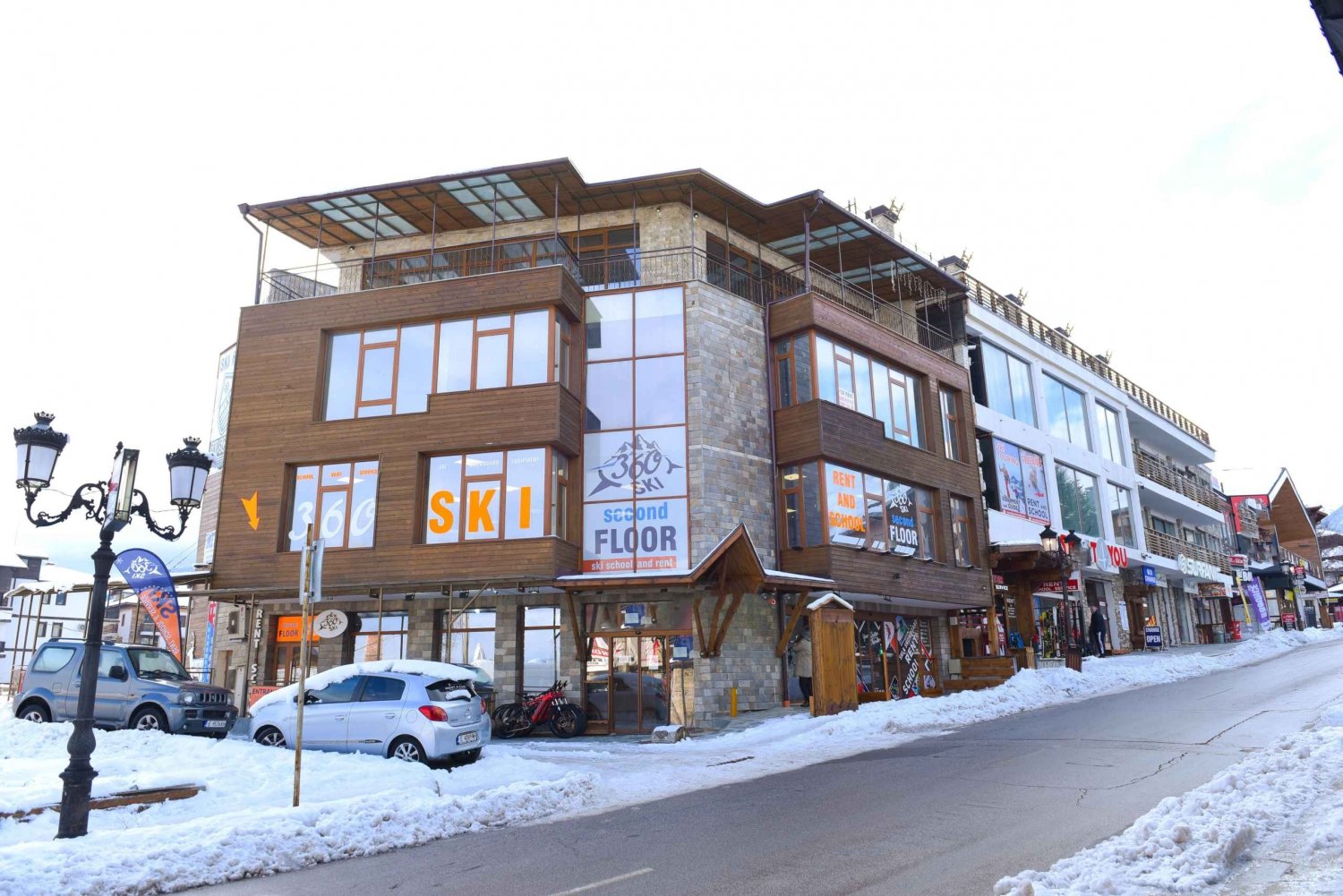 Ski and Snowboard equipment rental in Bansko