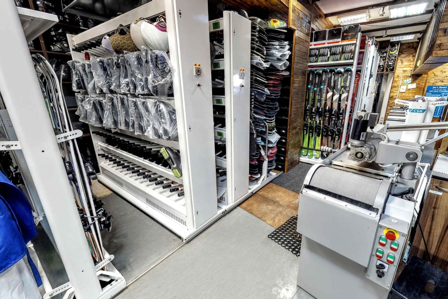 Прокат лыжного и сноубордического снаряжения в Банско