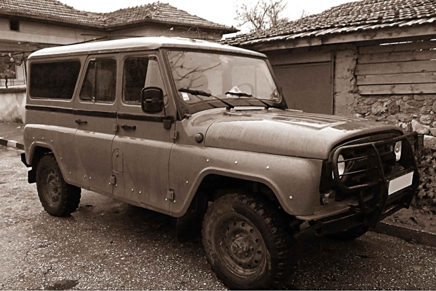 Sofia: 2-Hour Historical Tour with Soviet Jeep