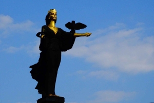 Дневная пешеходная экскурсия по Софии с дегустацией вин и еды