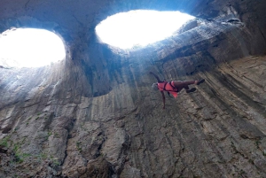 Sofía: Excursión a la cueva de los Ojos de Dios y al Geoparque Iskar-Panega
