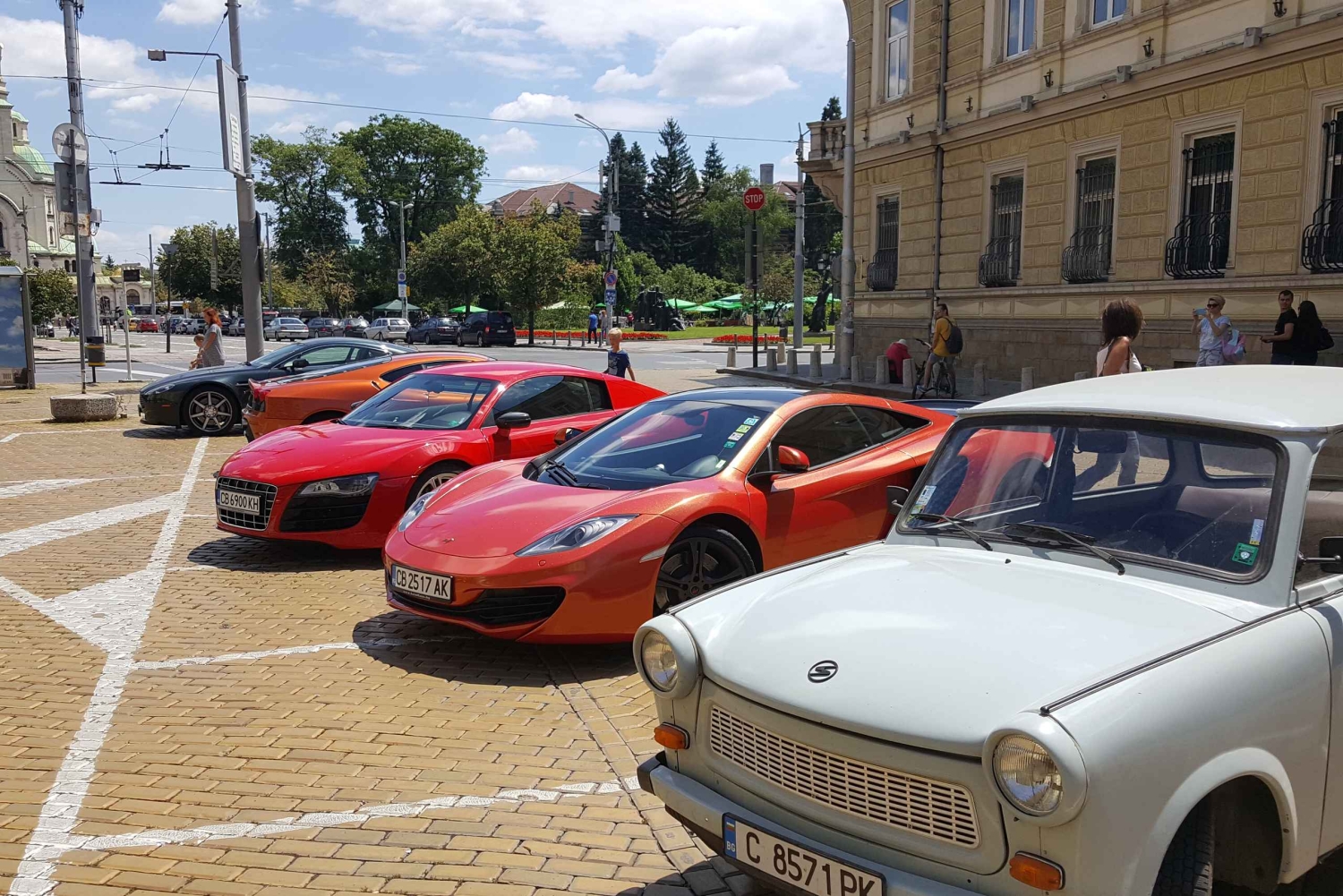 Sofia: Kommunistiske relikvier: Køretur i en Trabant bil