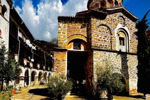 Sofian päiväretki Plovdivin vanhaan kaupunkiin ja Bachkovskin luostariin