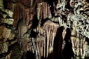 Sofia: Dagstur til Sueva dupka-grotten, Prohodna-grotten, øko-sti