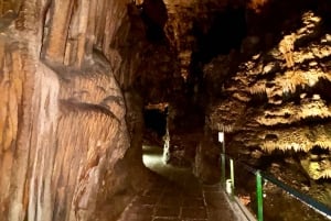Sofia:Dagsutflykt till grottan Sueva dupka,Prohodna-grottan, ekologisk stig